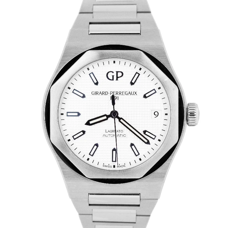 MINT 2022 Girard Perregaux Laureato PAPERS Steel 42mm White Watch 81010 BOX